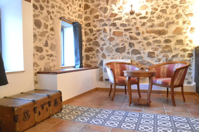 Chambres d'hôtes avec pierres apparentes proche de la Bambouseraie Prafrance