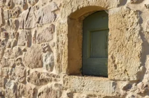 Détail architecture en pierres dans les Cévennes